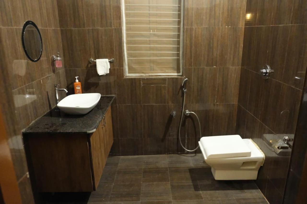 Hotel Ashirwad جوناغاد المظهر الخارجي الصورة